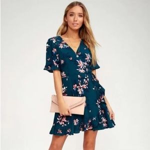 Lulu’s NWT Floral Wrap Dress 💙🌸